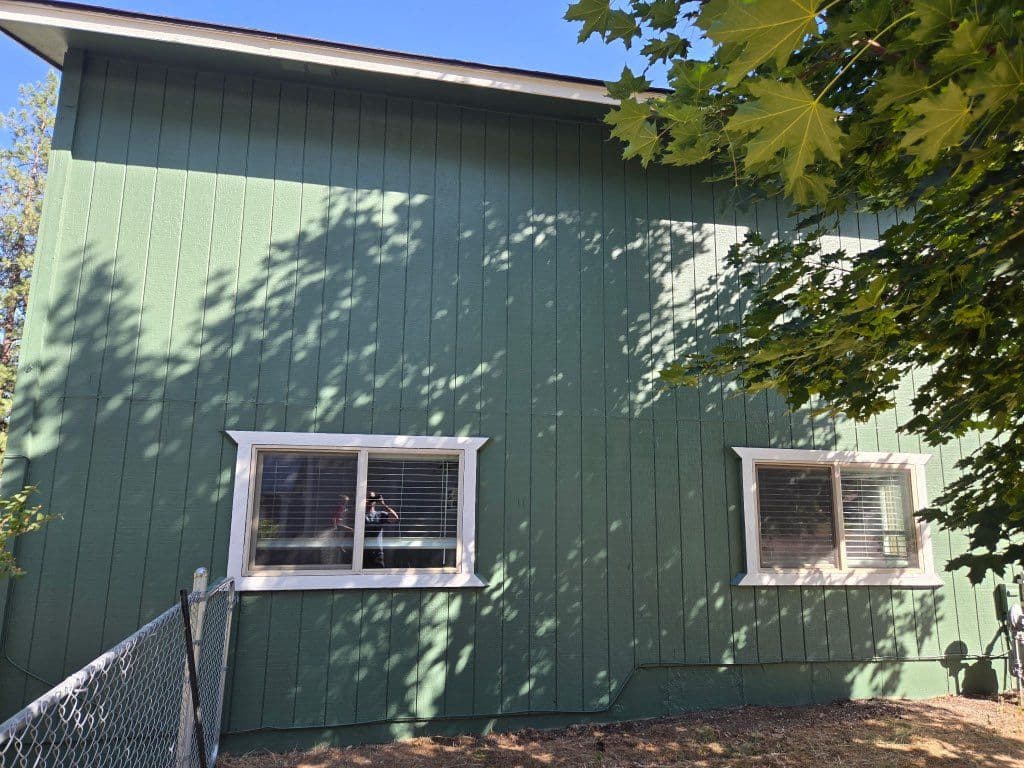 Gallery photos for Stunning Home Makeover with Fresh Green Paint: Image #3